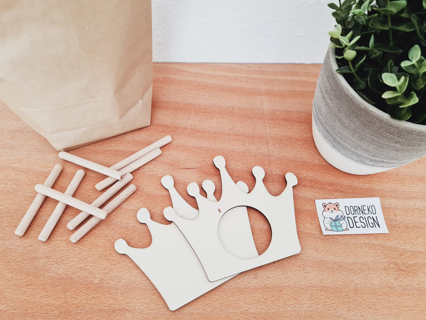 BAUSATZ Holzversteck *Krone* für Kleinnager