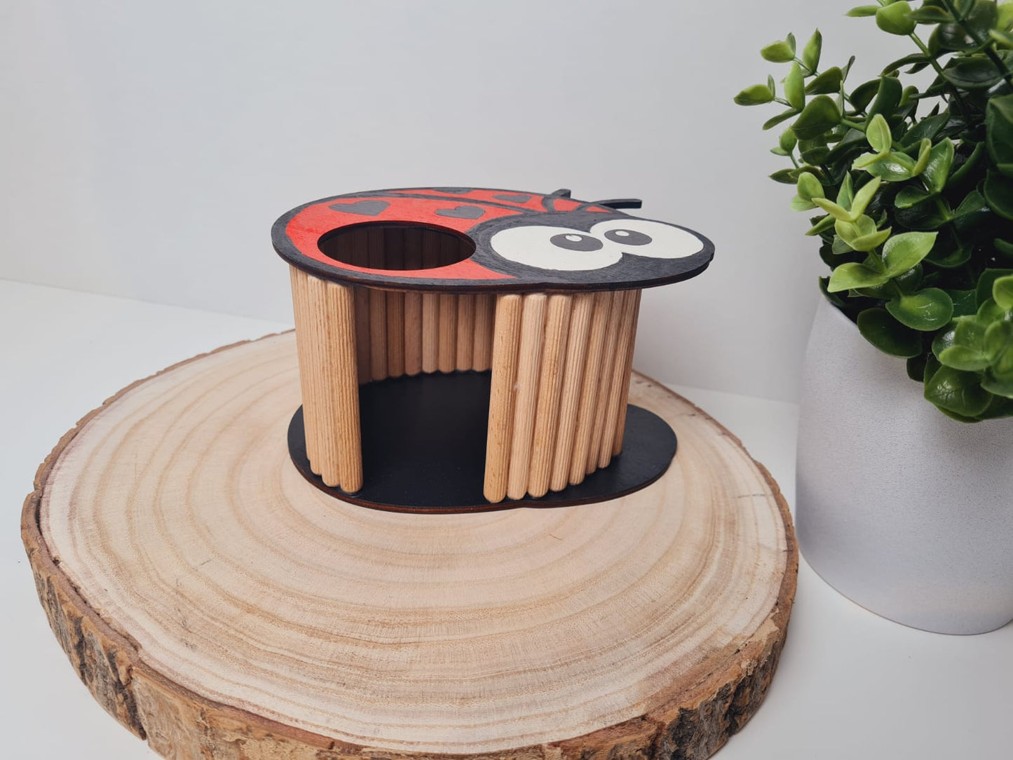 BAUSATZ Holzversteck  *Marienkäfer* für Kleinnager