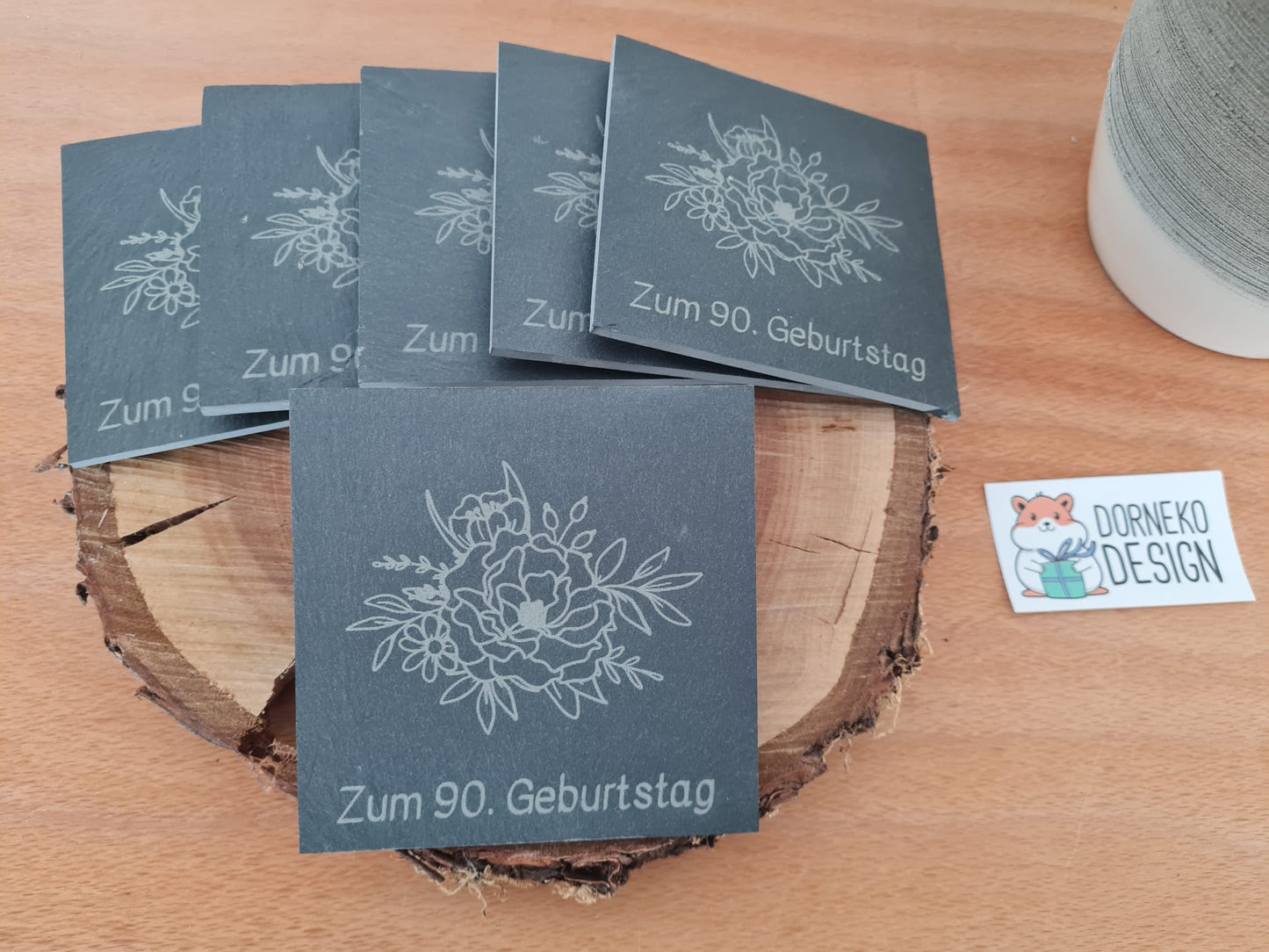 Schiefer Untersetzer mit personalisiertem Text
